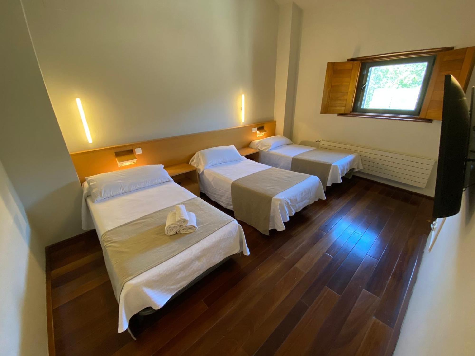 Hostatgeria De Poblet Hotel Ngoại thất bức ảnh